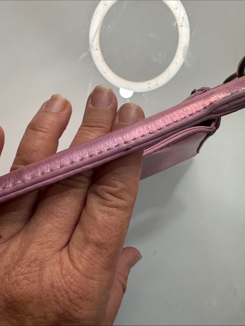 Iridescent clutch - Picture 6 of 9